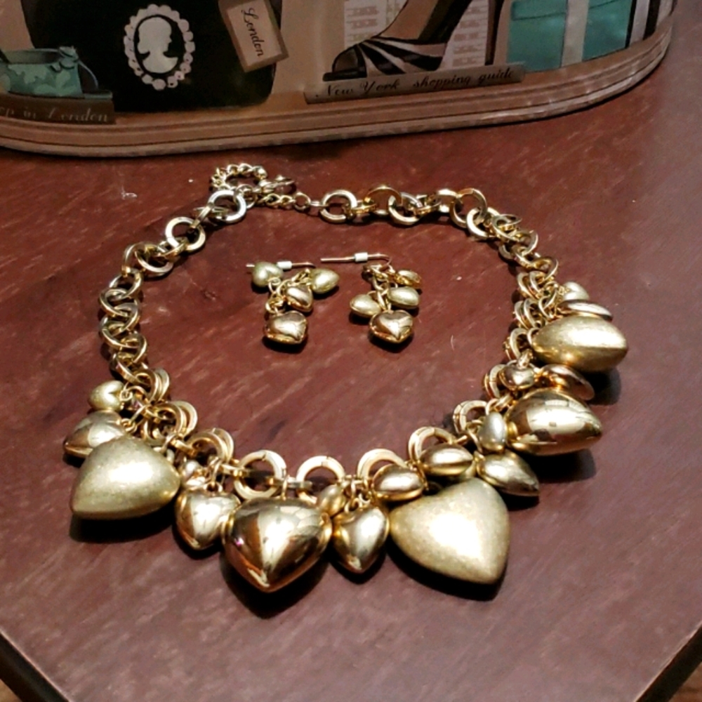 Gold heart necklace & earring set